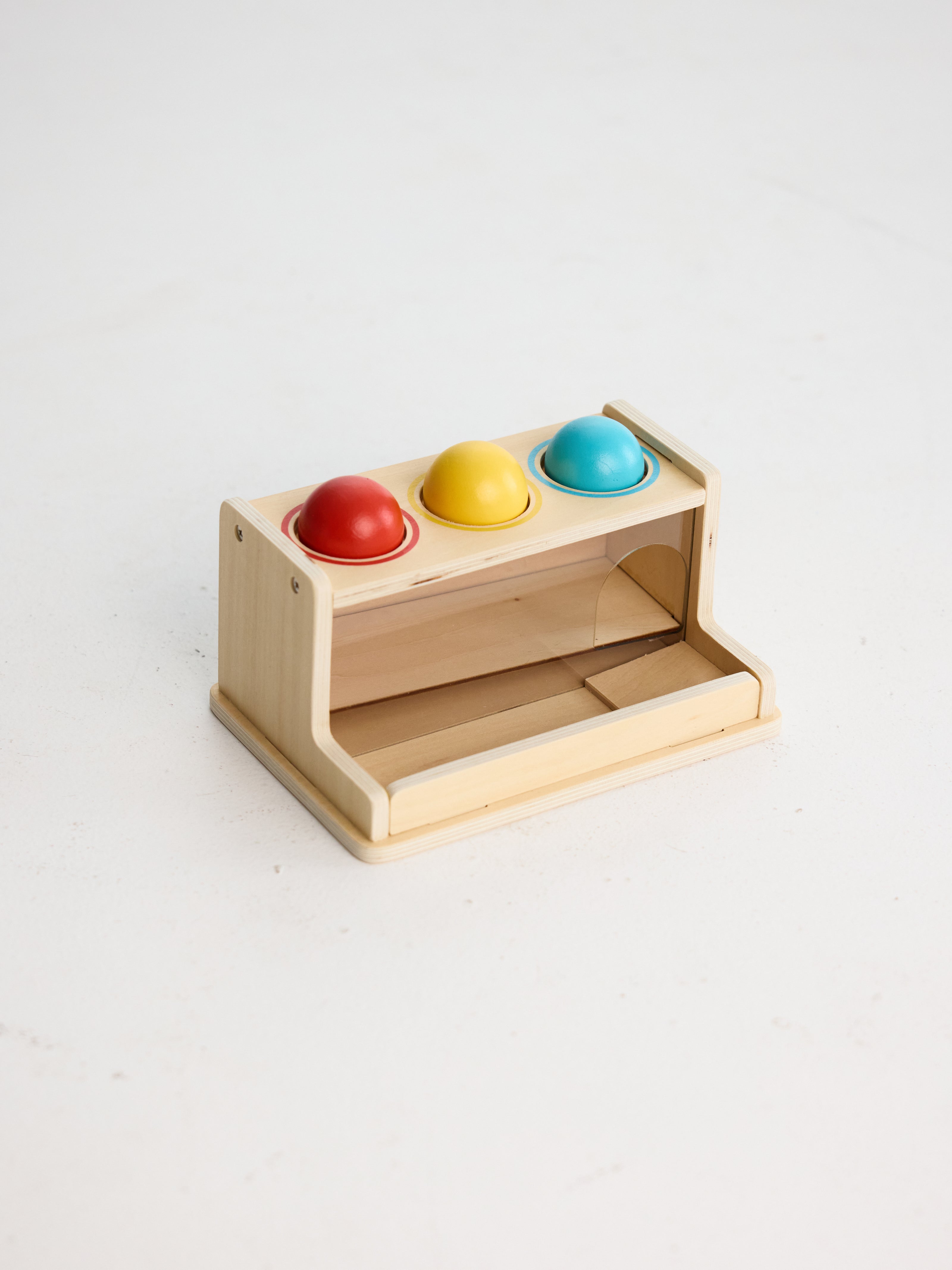 0-6 месеца: Първото докосване 