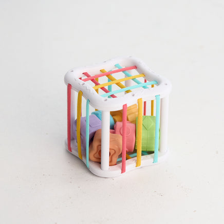 0-6 месеца: Първото докосване 