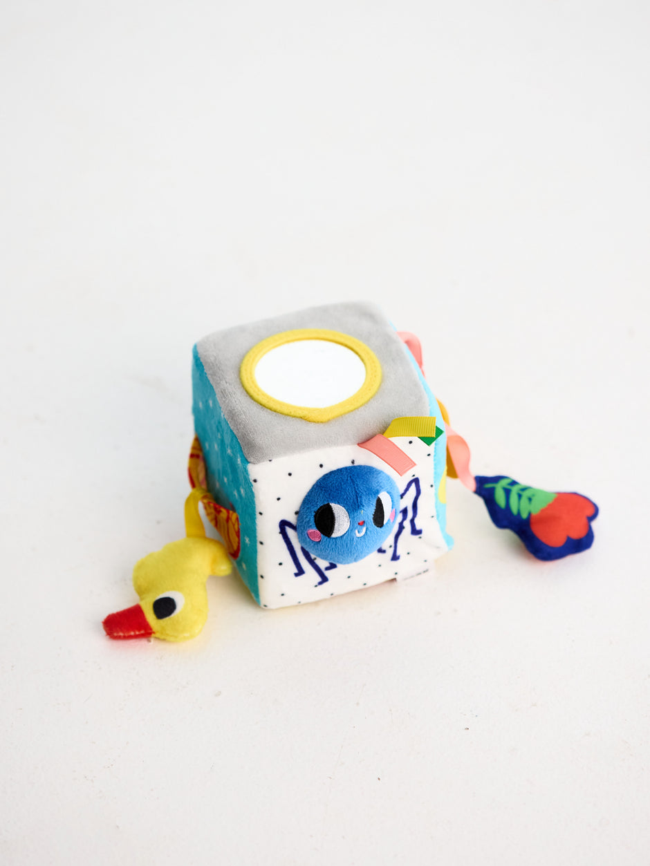 0-6 месеца: Първото докосване 