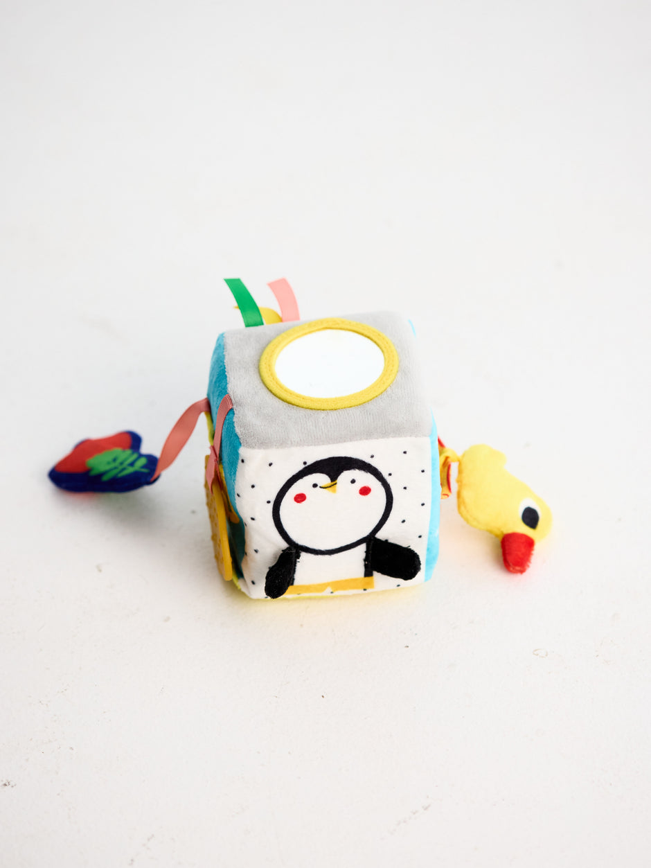 0-6 месеца: Първото докосване 